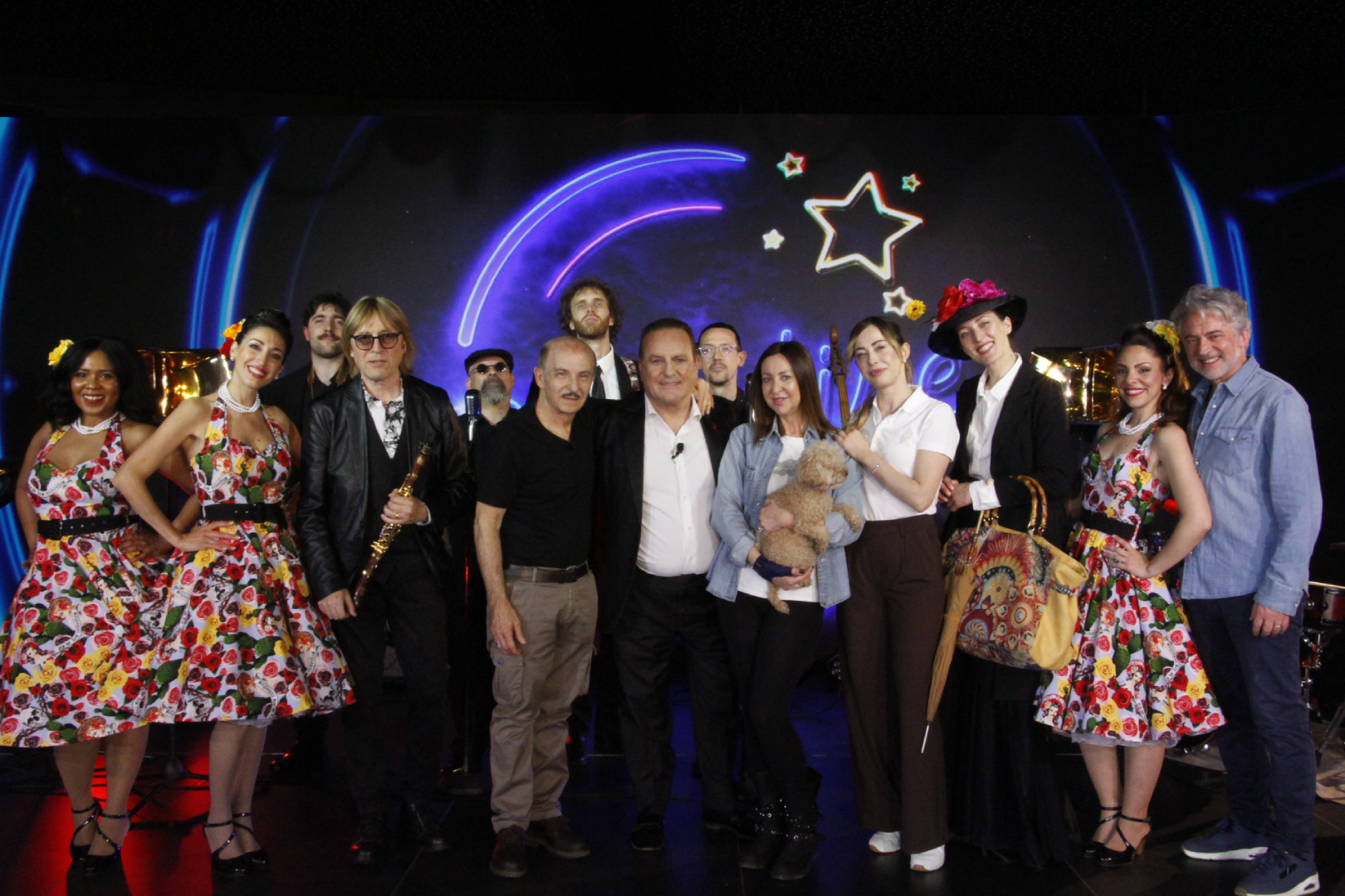 Chiambretti, Accorsi e Buccirosso a PARADISE RAI2 venerdì 24 aprile a mezzanotte, da Torino, lo show di Vicedomini